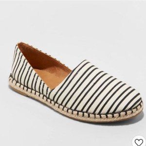 NWT White & Black Espadrilles {a new day}